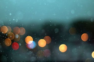 Rain_over_toronto_street_lights_bokeh